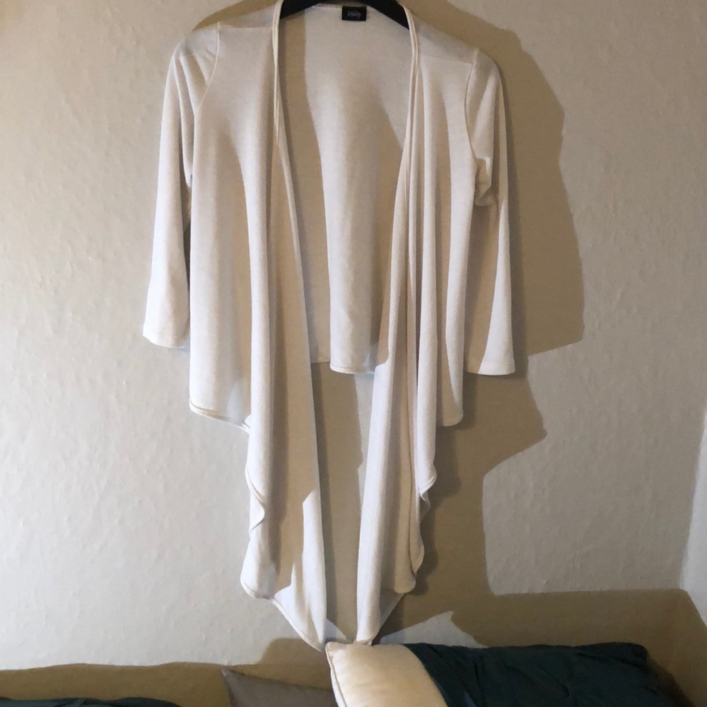 High-Low White Vanity Vest - Picture 2 of 7